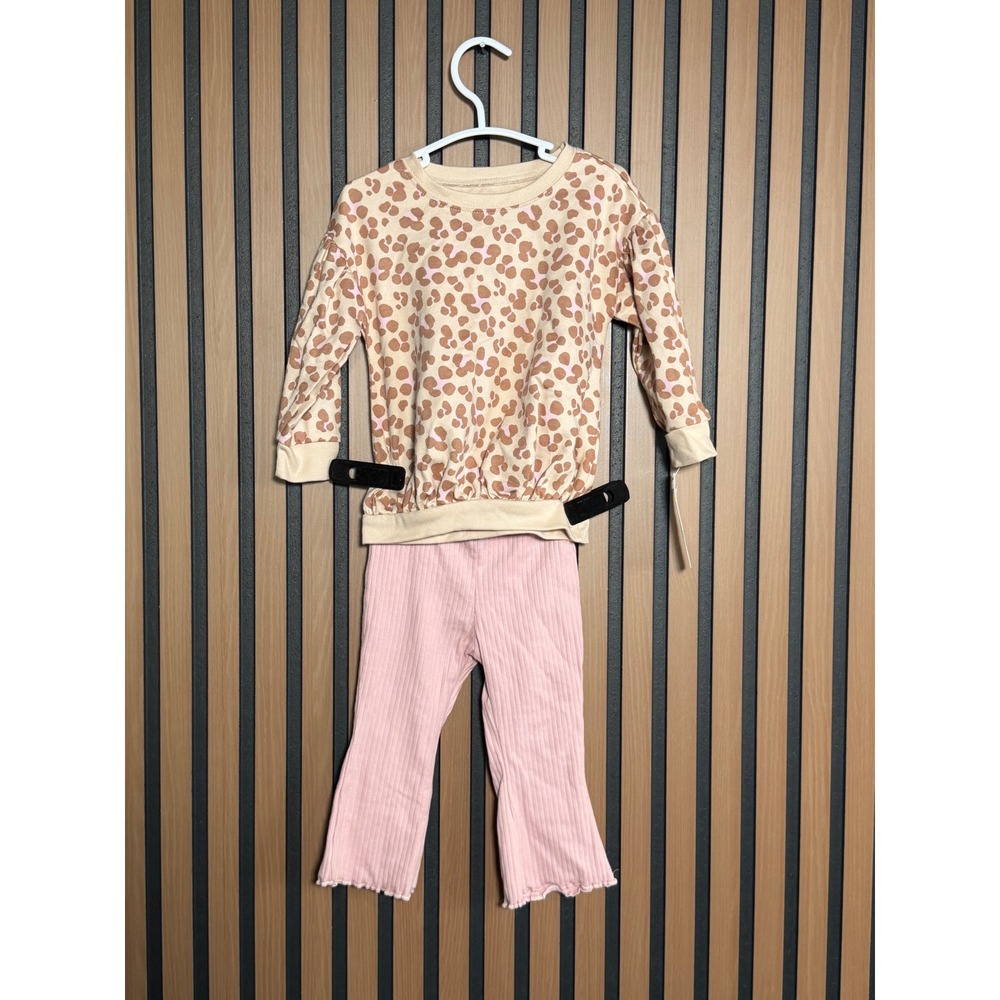 Carters Baby Girls 2 Piece Leopard Sweatshirt and Ribbed Flare Pants Set 12M NWT